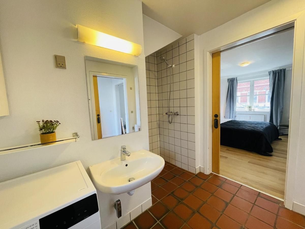 Aday - Central Terrace Apartment In Hjørring Esterno foto