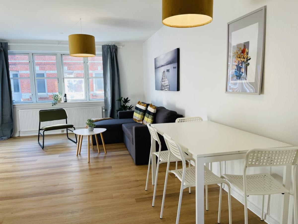 Aday - Central Terrace Apartment In Hjørring Esterno foto
