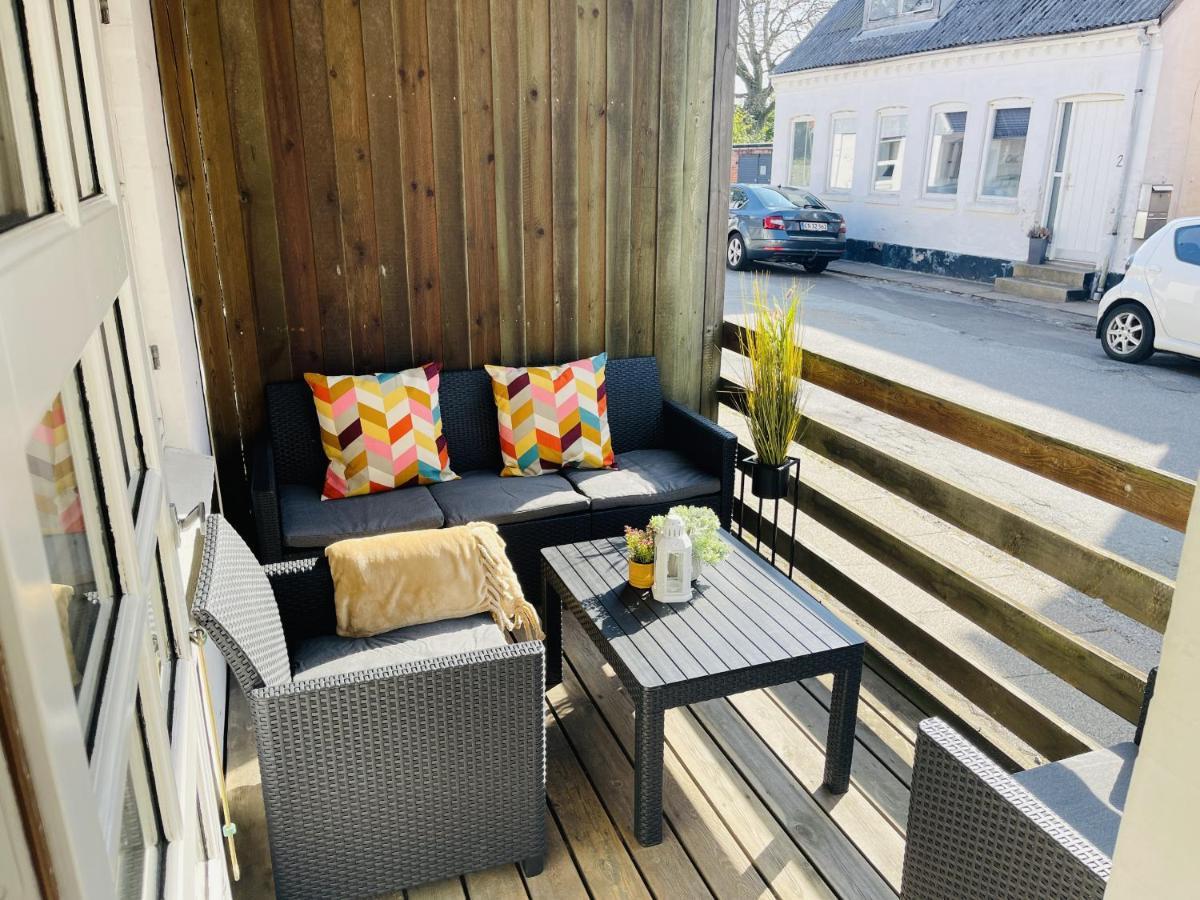 Aday - Central Terrace Apartment In Hjørring Esterno foto